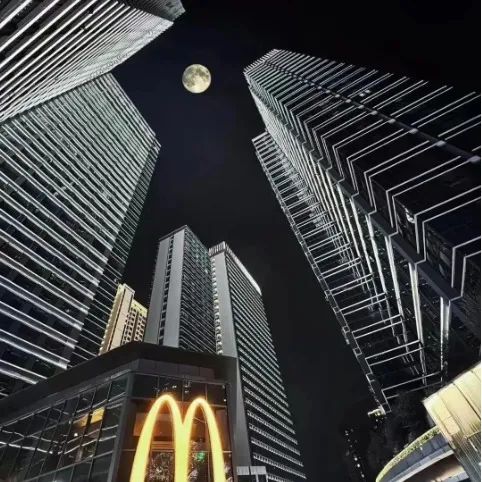 DƬ